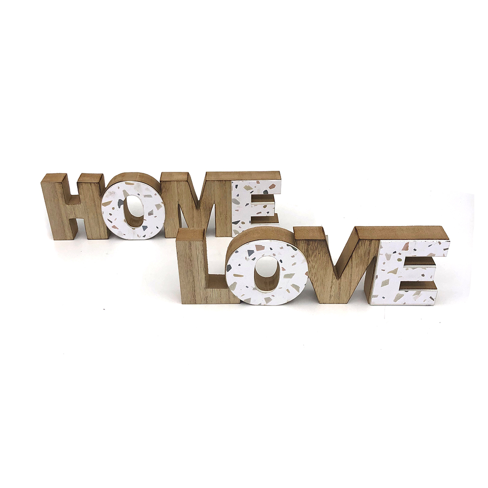 Ornamento de signo de madera de madera rústica y palabra de amor